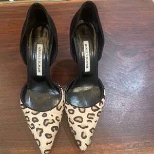 Manolo Blahnik Black and Leopard Print Heels